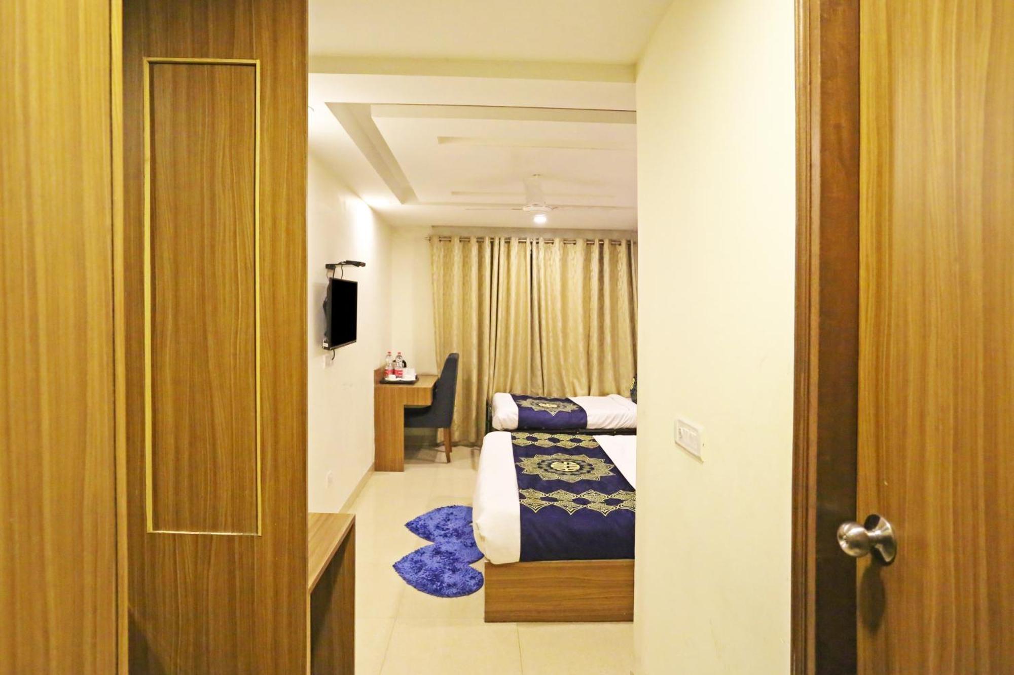 Hotel Grand Suites By D'Capitol Near Delhi Airport Nueva Delhi Exterior foto