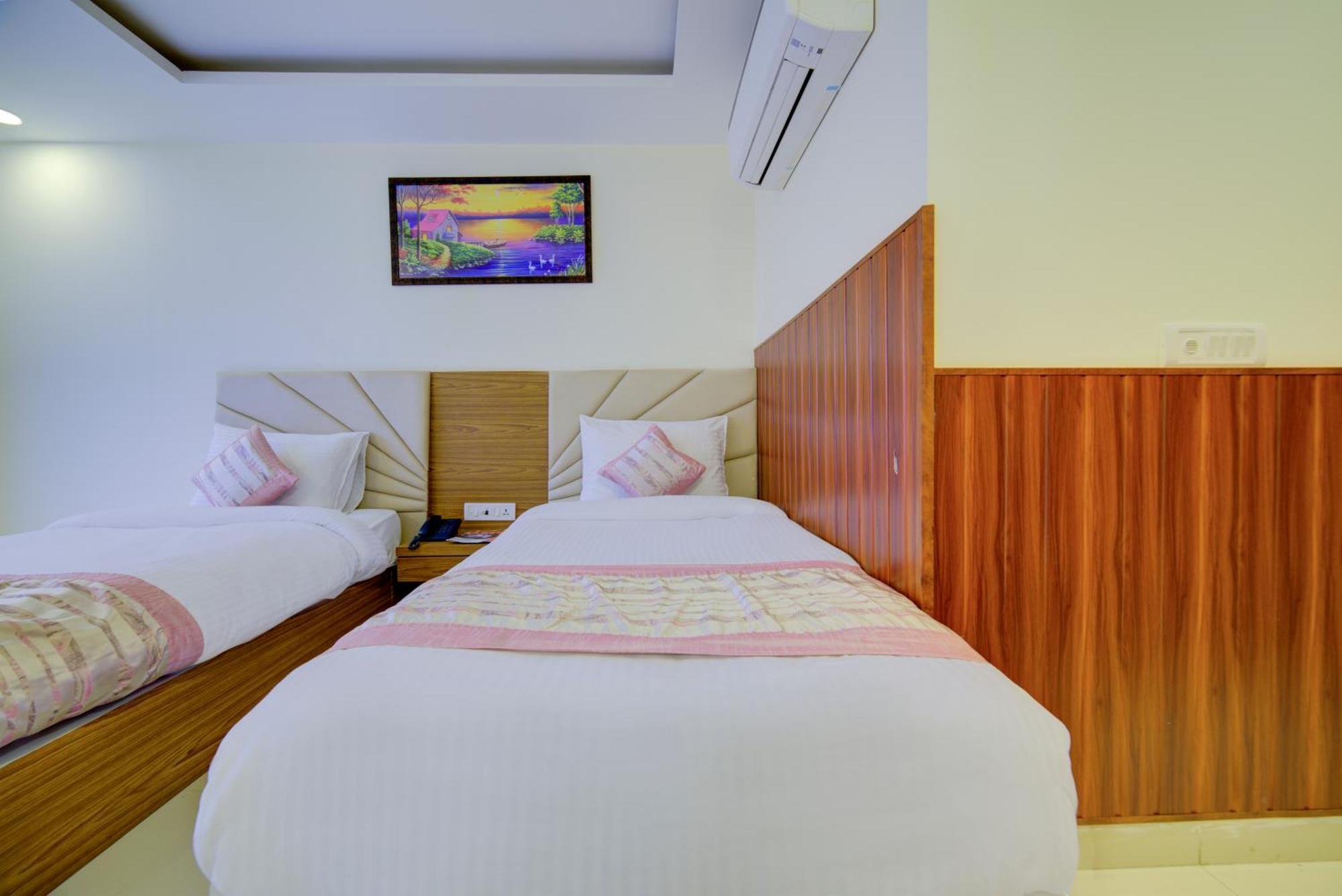 Hotel Grand Suites By D'Capitol Near Delhi Airport Nueva Delhi Exterior foto