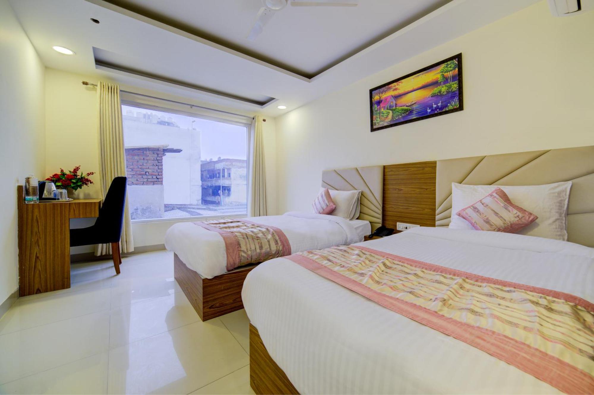 Hotel Grand Suites By D'Capitol Near Delhi Airport Nueva Delhi Exterior foto