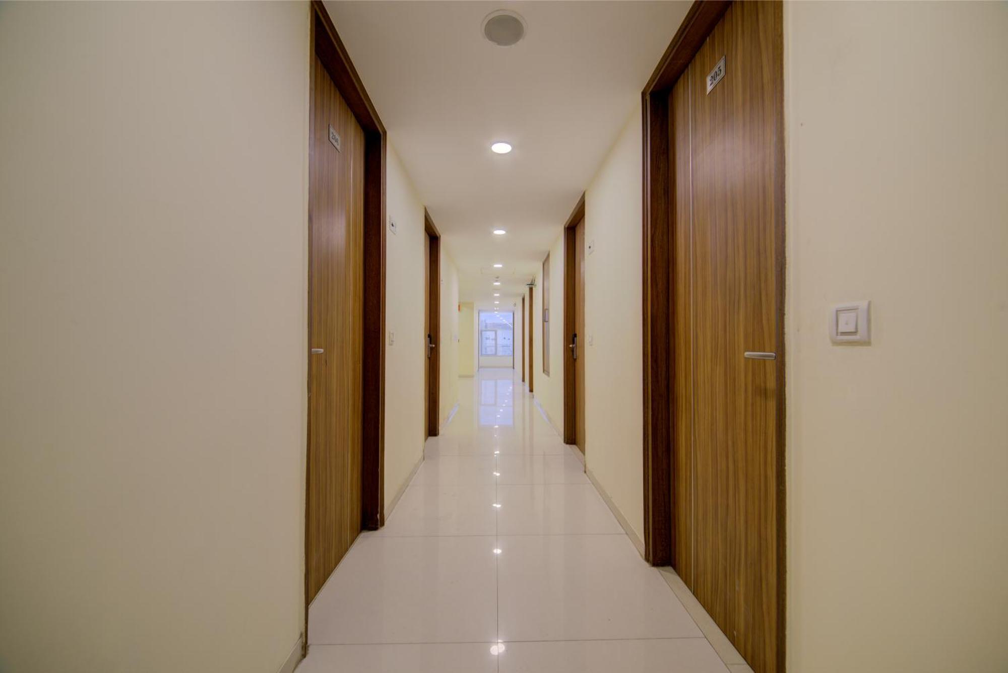 Hotel Grand Suites By D'Capitol Near Delhi Airport Nueva Delhi Exterior foto