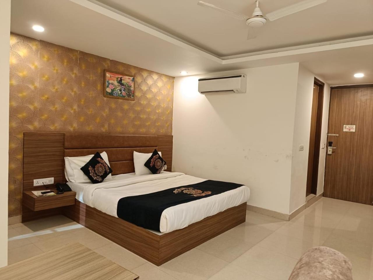 Hotel Grand Suites By D'Capitol Near Delhi Airport Nueva Delhi Exterior foto