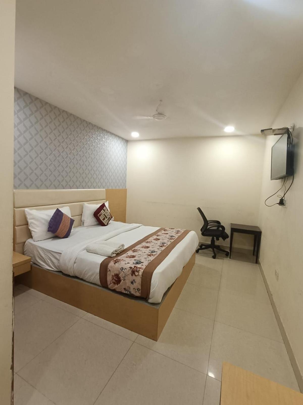 Hotel Grand Suites By D'Capitol Near Delhi Airport Nueva Delhi Exterior foto
